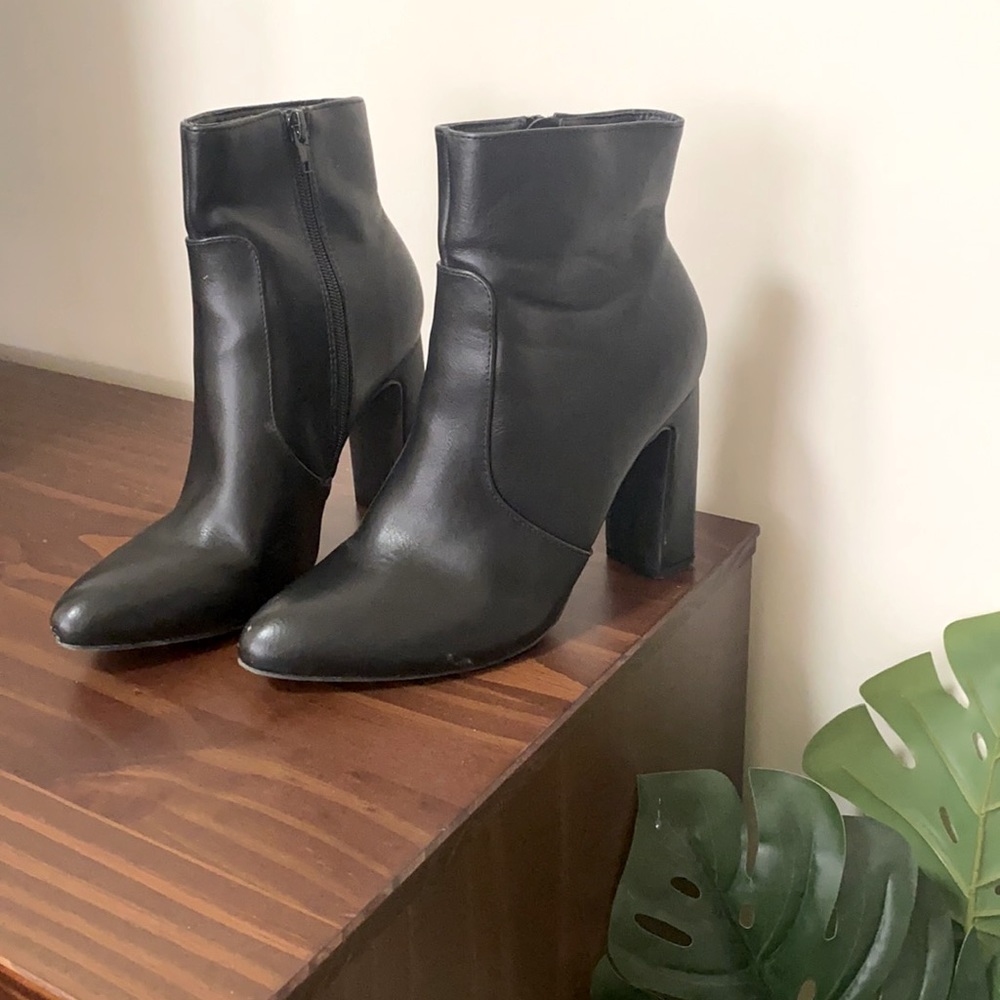 Forever 21 heeled booties size 7.5